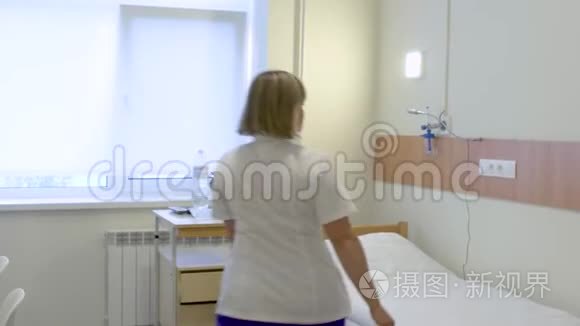 护士在医院里工作视频