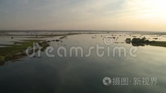 春江洪水和地平线鸟瞰图视频