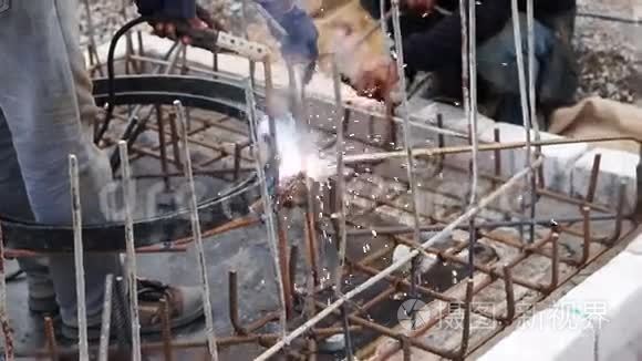 道路人孔结构焊接金属框架视频