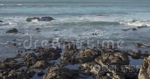 波在坎特布里海岸视频