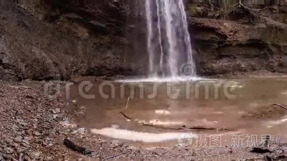 莫拉斯特峡谷的瀑布视频