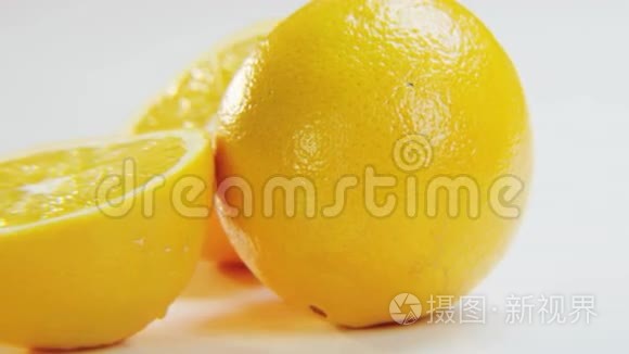 白色背景上的橙子视频
