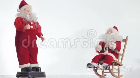 两个圣诞老人喜欢圣诞节