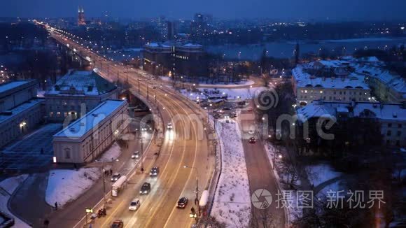 华沙夜街的车辆流动视频