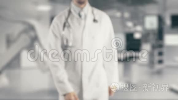 医生手握抗生素耐药性视频