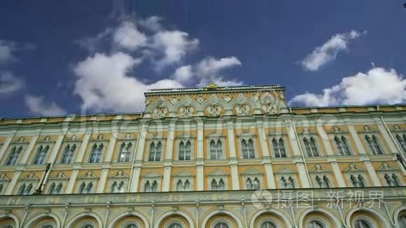 阳光明媚的一天，克里姆林宫大宫。 俄罗斯，克里姆林宫
