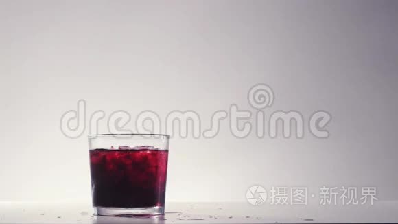 夏季茶点冷饮料鸡尾酒概念视频