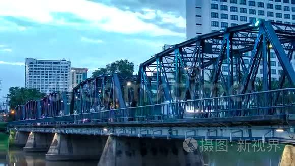 高清时间流逝铁桥日夜不停