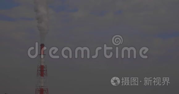 日本子市工业区的化学烟雾
