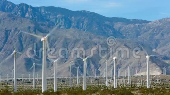 加州棕榈泉附近的风力发电机视频