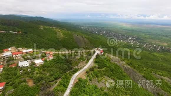 格鲁吉亚锡格纳吉镇和阿拉扎尼山谷的美丽鸟瞰景观