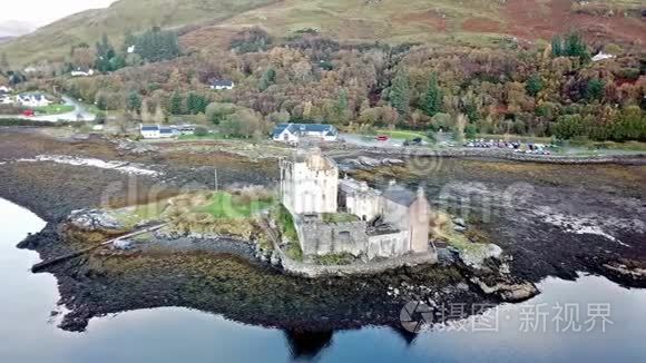 苏格兰多尼岛对历史悠久的艾琳多南城堡的鸟瞰
