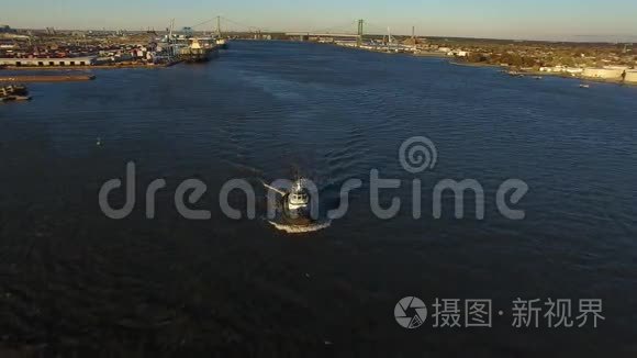 特拉华河图格船的空中飞艇视频
