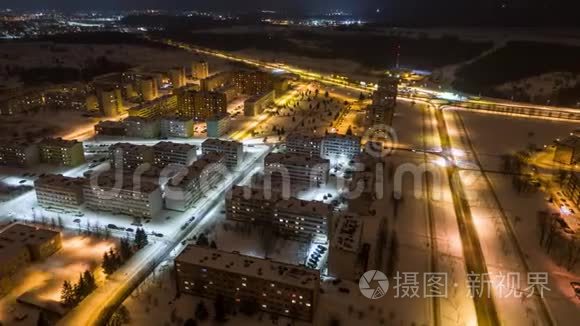 夜晚的城市鸟瞰图..