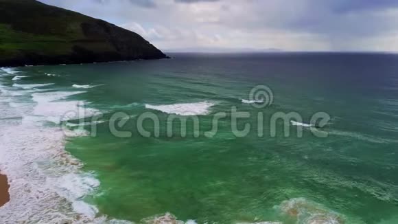 从爱尔兰西海岸飞越大西洋视频的预览图