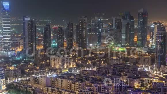 迪拜市区夜间延时.. 上面的俯视图