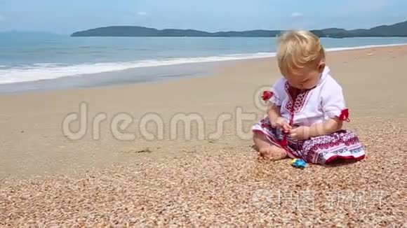 乌克兰海滩服装刺绣女孩视频