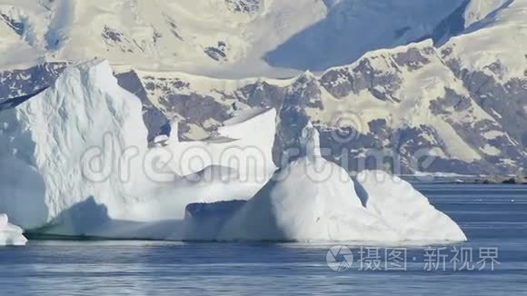 南极洲冰山的美丽景色视频