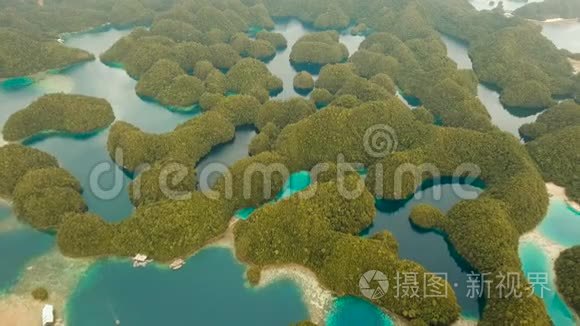 鸟瞰热带泻湖，大海，沙滩.. 布卡斯格兰德岛，索霍顿湾。 菲律宾。