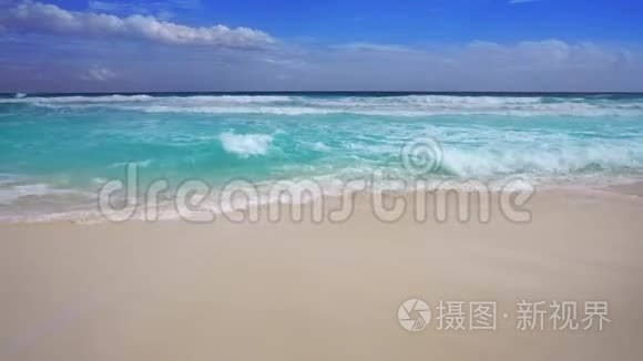 加勒比海的热带海滩，绿松石水