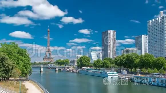 法国巴黎塞纳河上的埃菲尔铁塔