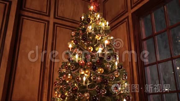 新年树装饰室内古典风格视频