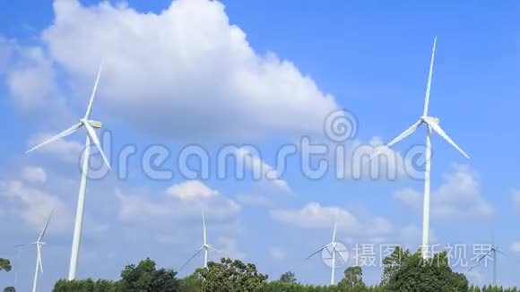 云天风电场中的风力涡轮机