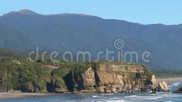 新西兰南部岛屿西海岸的煎饼岩