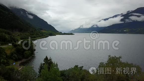 从挪威空中看到峡湾和水视频