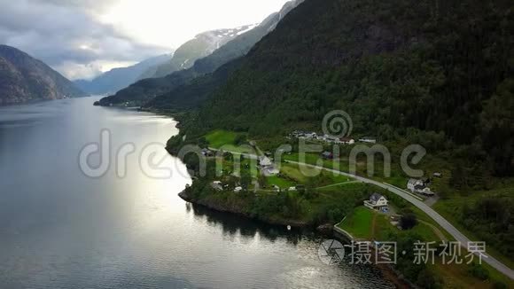 从挪威空中看到峡湾和水视频