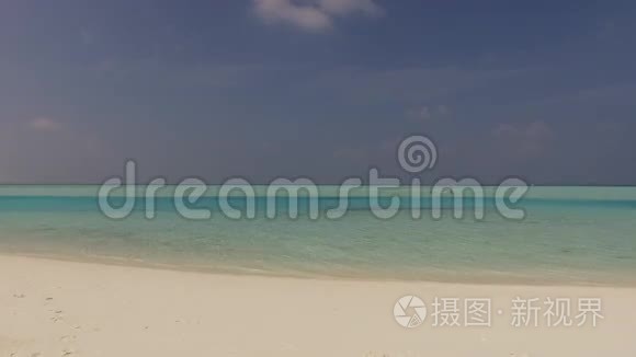 马尔代夫海滩上的海天一色视频
