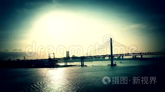 繁忙的日本横滨大桥视频