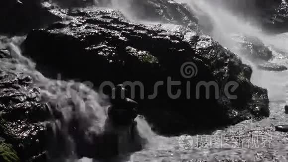 北加利福尼亚的瀑布和岩石视频