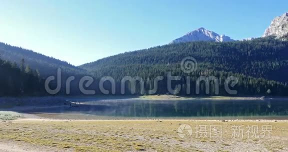 美丽神秘的黑湖，杜米特国家公园.. 黑山