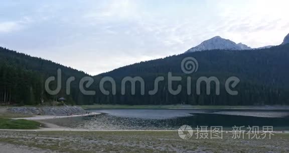 美丽神秘的黑湖，杜米特国家公园.. 黑山