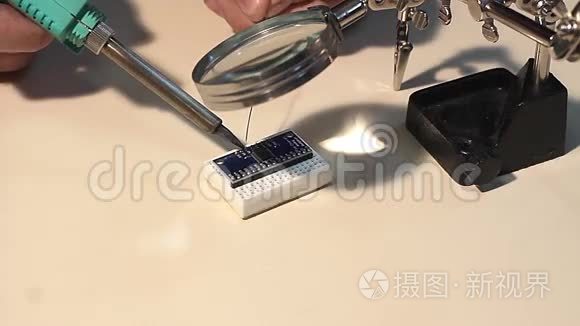 微控制器焊接工艺视频