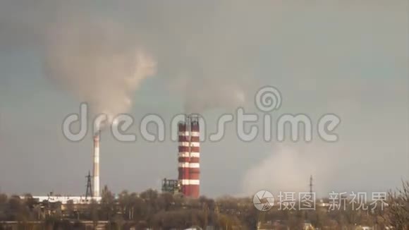 工业厂房管道产生的烟雾视频