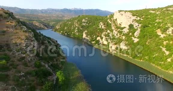 克罗地亚兹曼贾河的鸟瞰图视频