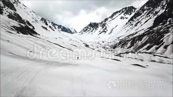 智利圣地亚哥山雪景观视频