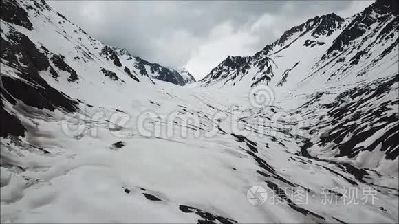 智利圣地亚哥山雪景观视频