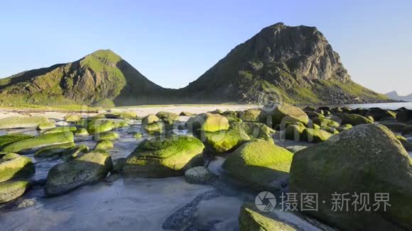 挪威洛福顿群岛的洛基海岸线