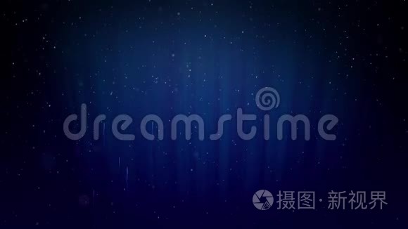 新年前夜，在冬天的夜空上用激光表演美丽的烟花。 丰富的烟花作为节日背景的新