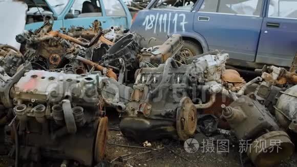 旧的损坏了废品场的引擎视频