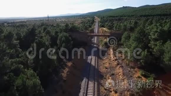 山地自行车骑车过桥过线视频