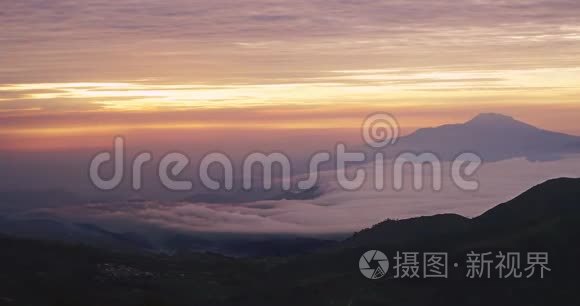 甸高原雾山时间流逝视频