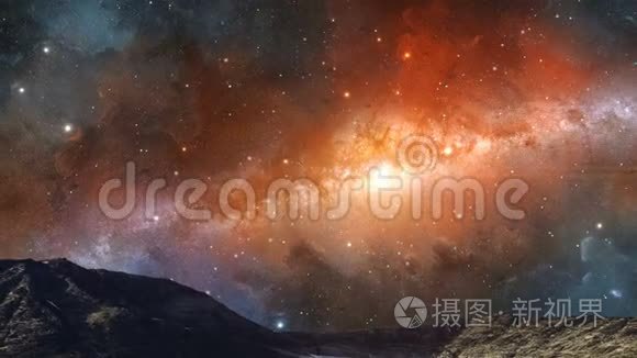 太空场景。 银河系在山上五颜六色的星云中，有湖泊和冰川。 美国宇航局提供的元素。 3D绘制