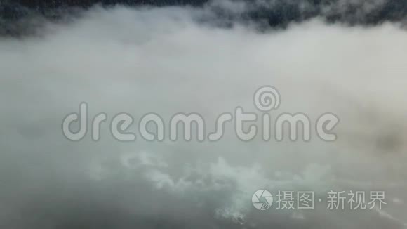 加州海岸大雾空中拍摄视频