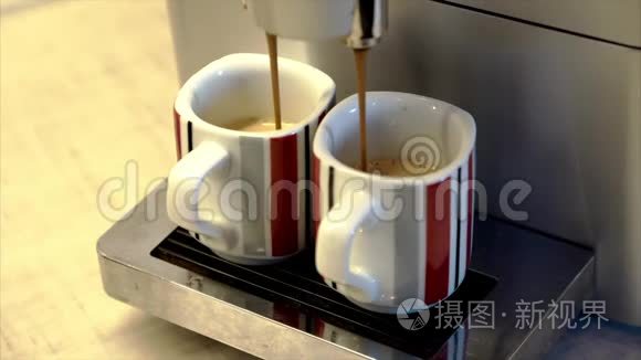 带家用机器的新鲜早餐咖啡视频