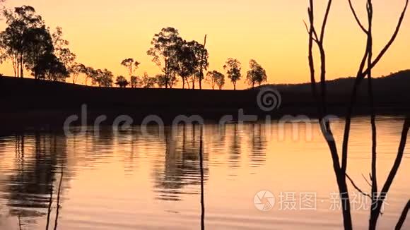 昆士兰州维文霍湖的科莫兰特湾视频