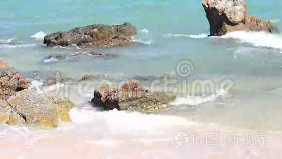 海滩和岩石